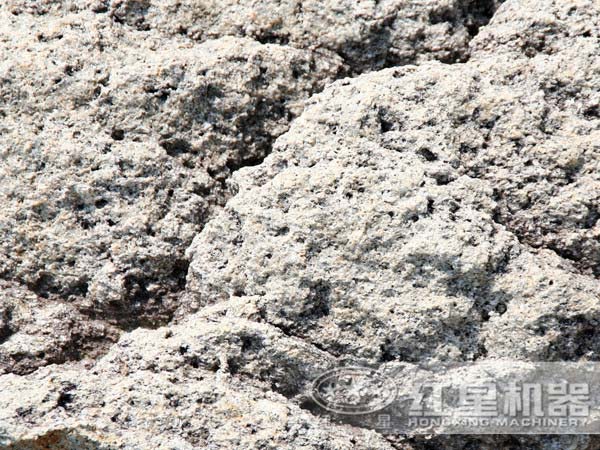花岗岩细碎选用反击式破碎机？还是圆锥破碎机？