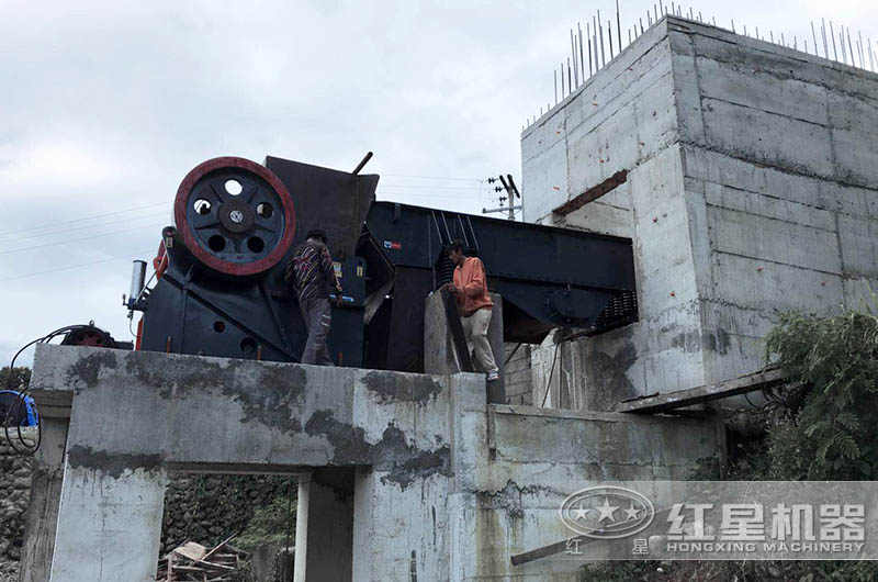 大型鳄式碎石机设备不同、型号不同、报价不同